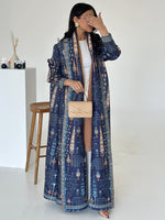 Abaya Plissée Miyake — Élégance Fluide